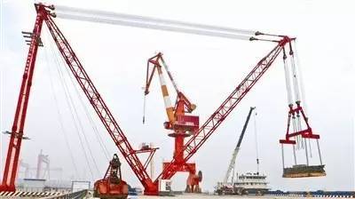 桅杆起重机 解析其定义、构造与核心作用